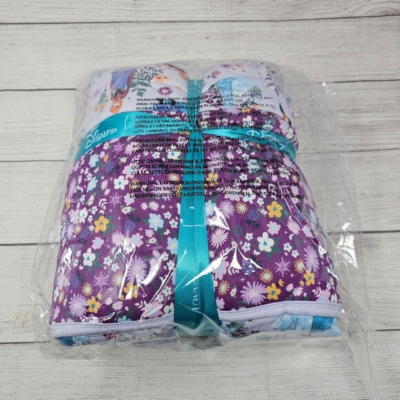 NWT Posh Peanut Frozen Sisters Reversible Quilt - Picture 4 of 4